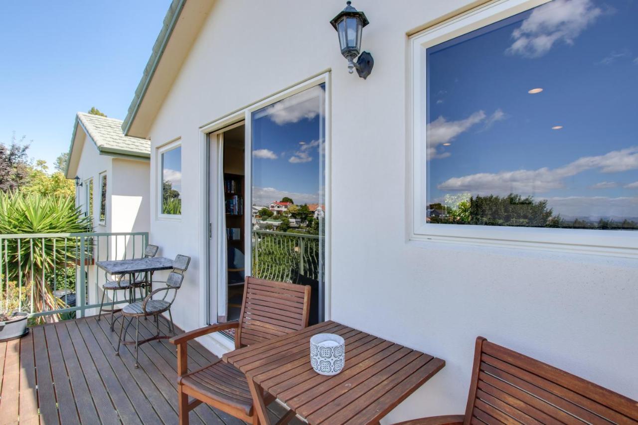 Onslow Views - Napier Holiday Home ภายนอก รูปภาพ